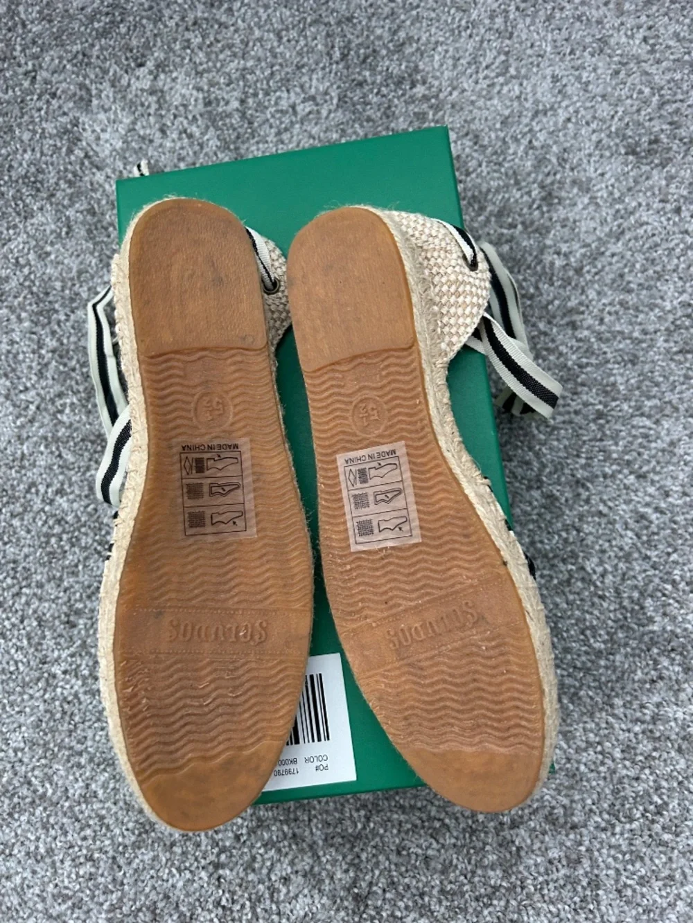 SOLUDOS Black and white ankle tie espadrilles